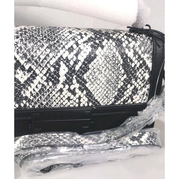 Nicole Miller Crossbody Bag Black And White Animal Print NWTS - Picture 3 of 10